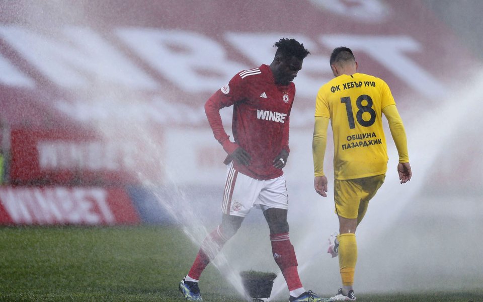 Лидерът във Втора лига и кандидат за елита - Хебър,