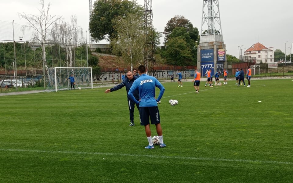 Треньорът на Левски Станимир Стоилов обърна специално внимание на Здравко