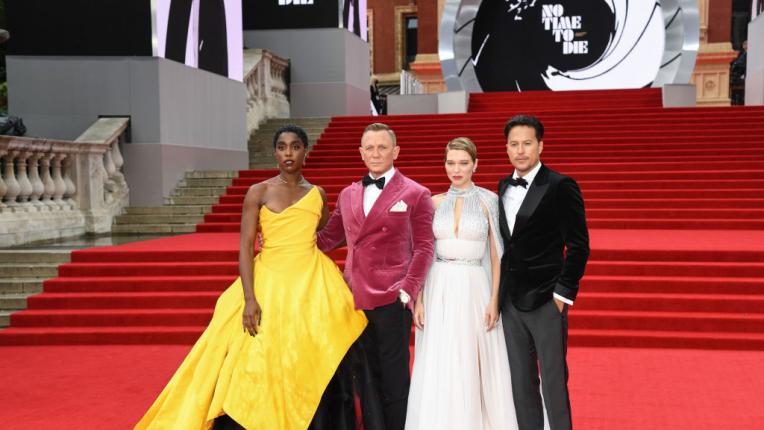 Звезден блясък и стил на световната премиера на новия филм за Джеймс Бонд в Лондон