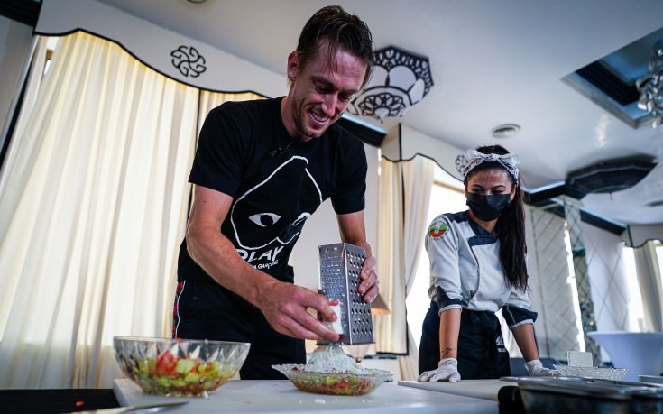 Звезда на Sofia Open от Австралия се научи да прави шопска салата