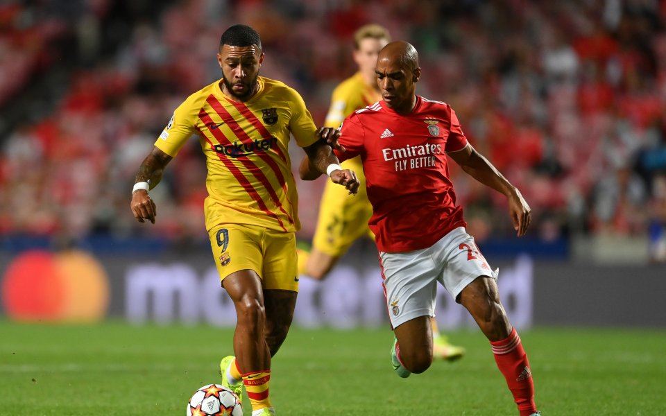 Отборите на Бенфика и Барселона играят при резултат 2:0 в