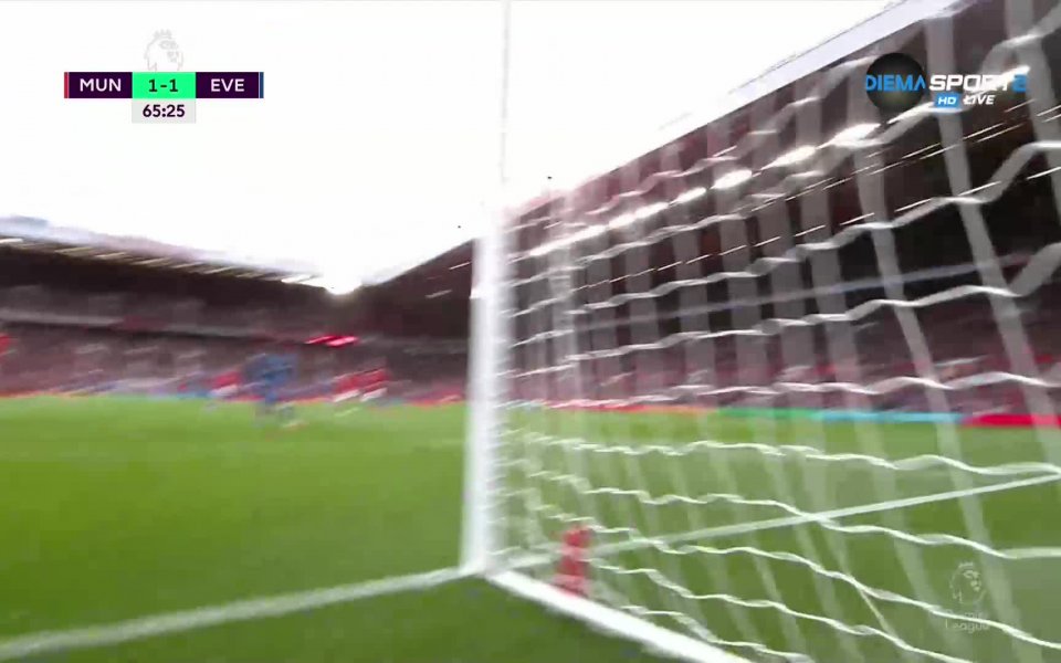 Гостите успяха да изравнят в 64-ата минута, когато Демарая Грей