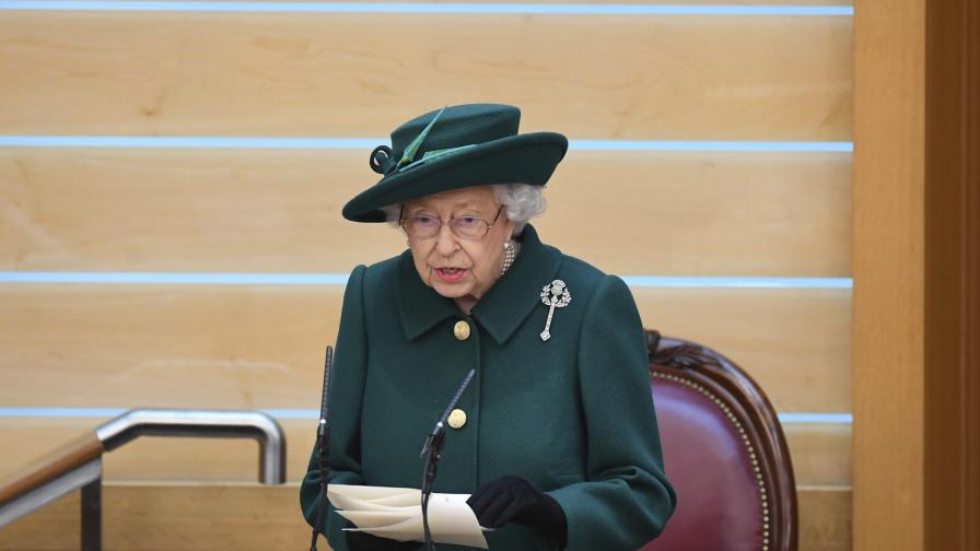 Елизабет II: Време е за действия