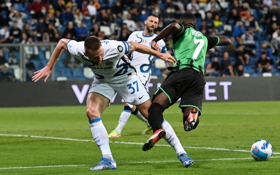 Интер ще се опита да привлече защитника на Торино Армандо