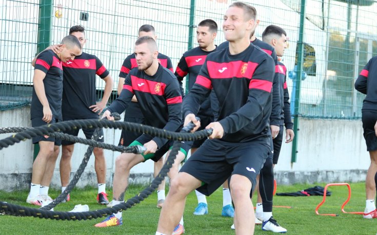 Руска бригада свири мача на младежите срещу Гибралтар