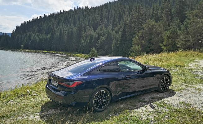  STOP & GO: Технологията Mild-Hybrid с 48-волтов стартер/генератор подкрепя мотора с вътрешно горене с спомагателна мощ от 11 к.с. 