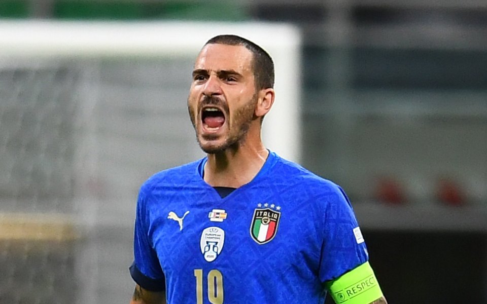 Защитникът на Италия Леонардо Бонучи намери сили да се извини