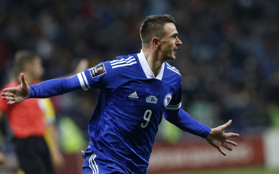 Босна и Петев изковаха първа победа в световните квалификации