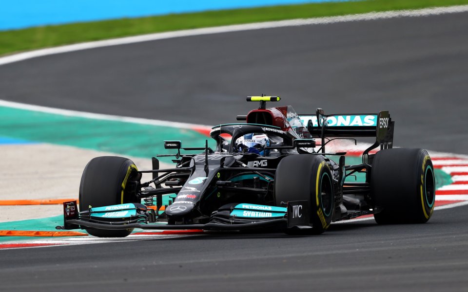 От Мерцедес не са искали Валтери Ботас да намалява скоростта