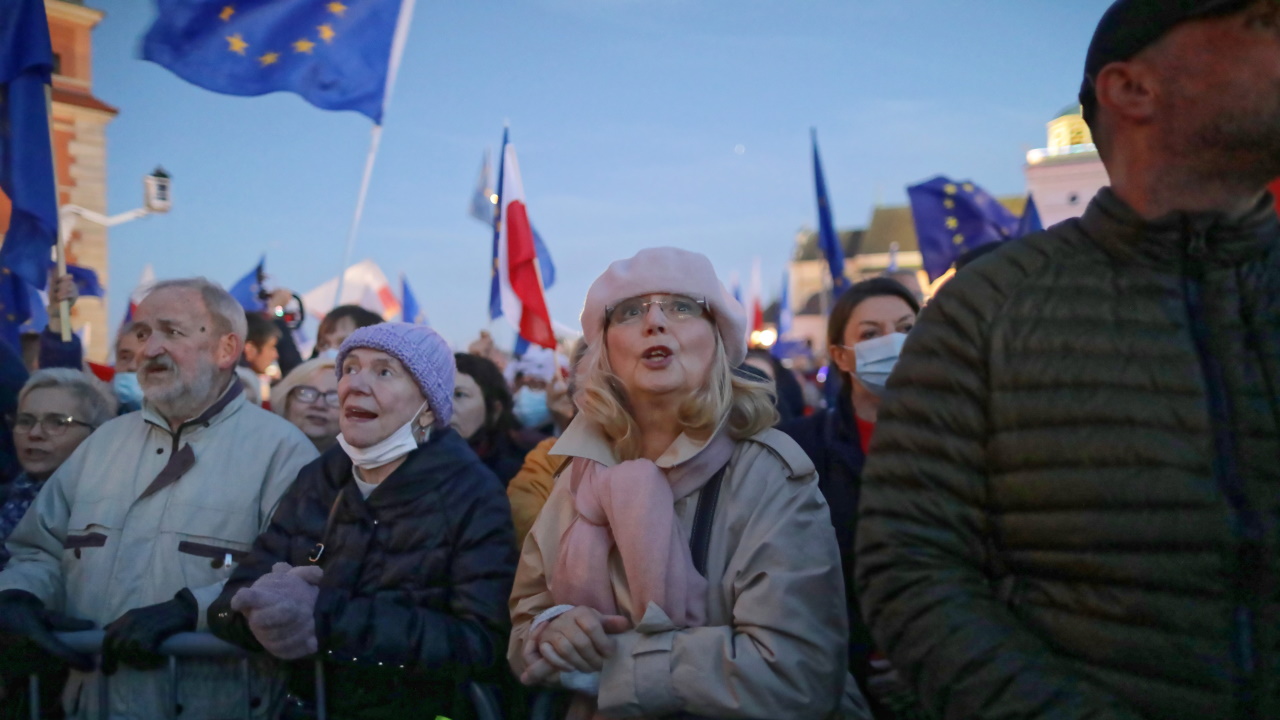 <p>Над 100 хиляди души демонстрираха в Полша в подкрепа на членството на страната в Европейския съюз</p>

<p><br />
&nbsp;</p>