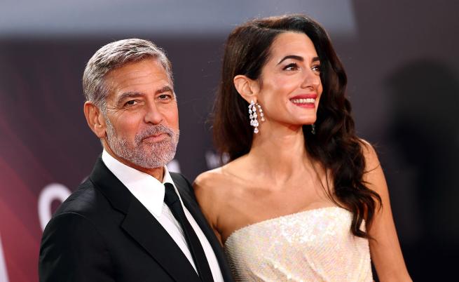 Вдъхновение за булките: Амал Клуни блесна с вечерна визия на Комо