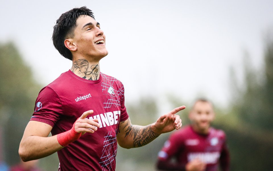 Септември София победи с 3:0 Миньор Перник в първи мач