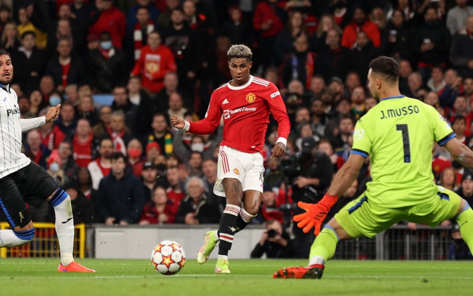 Манчестър Юнайтед победи Аталанта с 3:2 в мач от третия