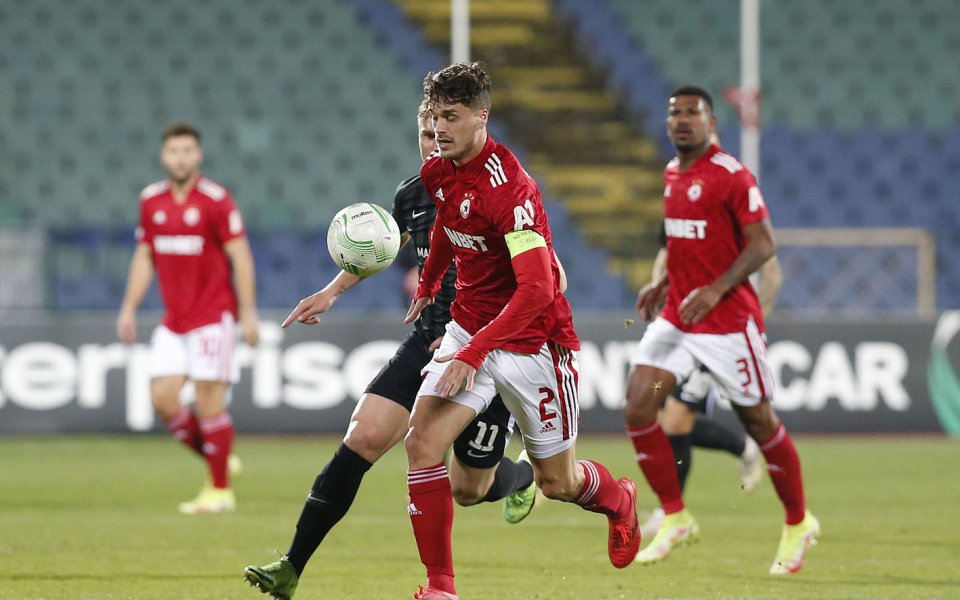 ЦСКА и Зоря Луганск играят при резутат 0:1 на Националния