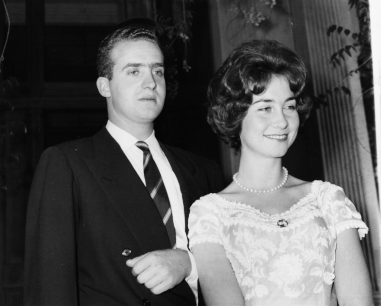 <p>Дон Хуан Карлос с бъдещата си съпруга принцеса София</p>