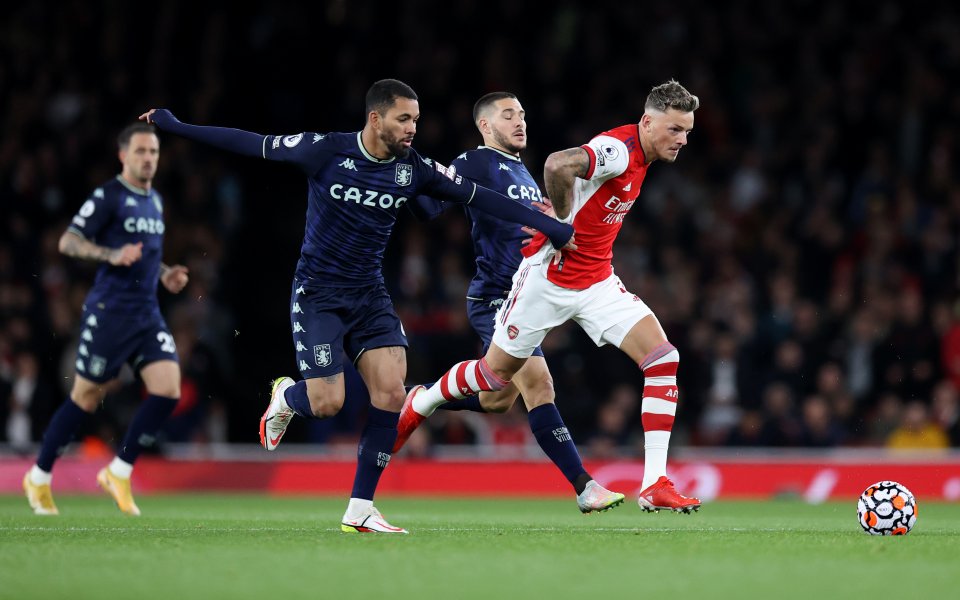 Отборите на Арсенал и Астън Вила играят при в откриващия