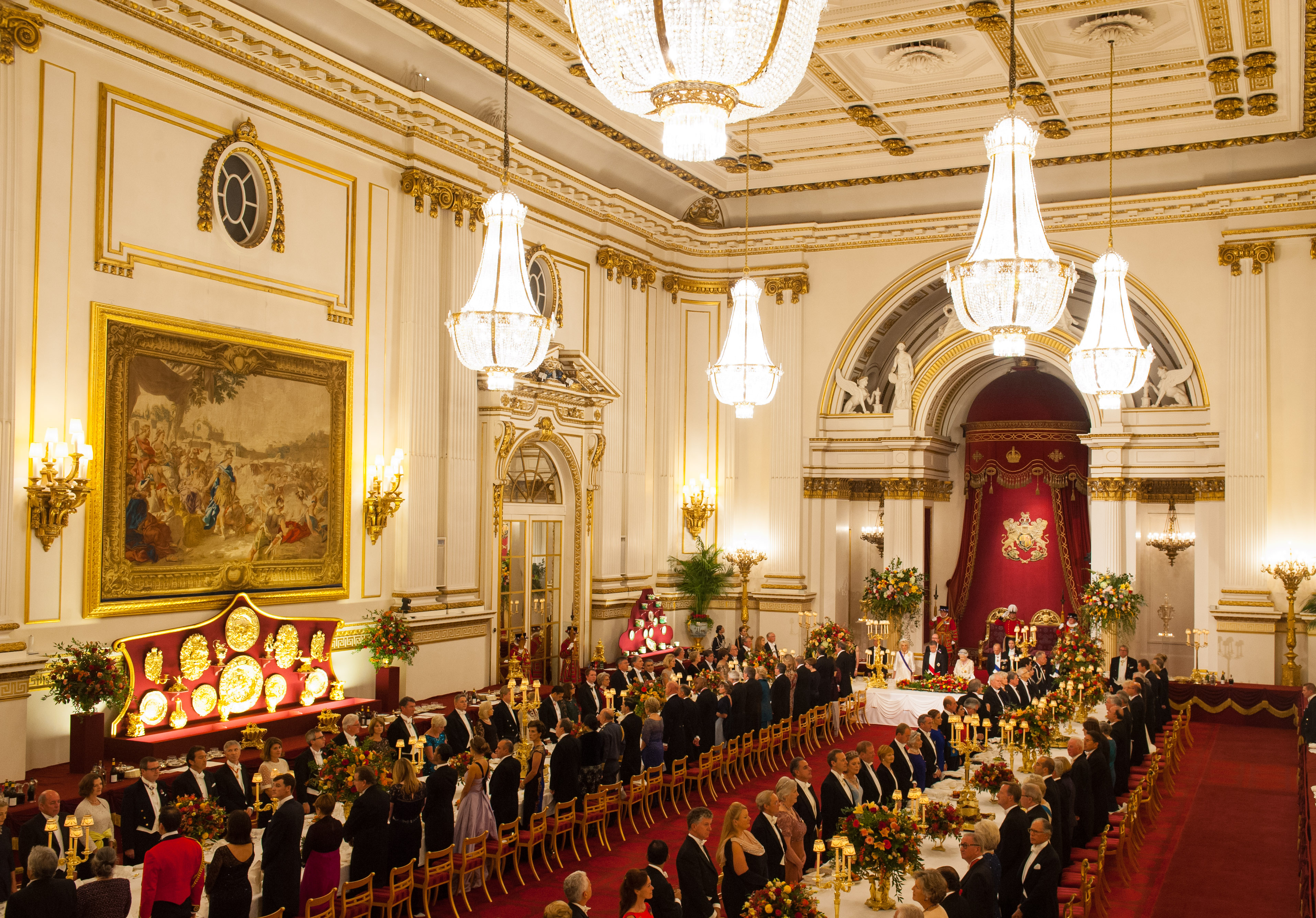 <p>Кралските банкети в Бъкингамския дворец са грандиозни събития, чиято подготовка изисква месеци работа</p>