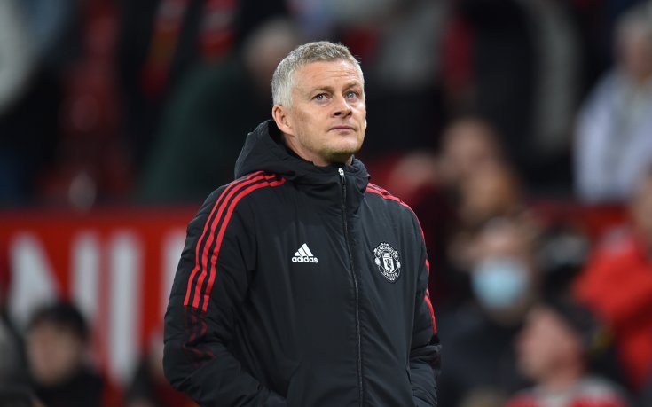 Солскяер има три мача, в които да спаси работата си