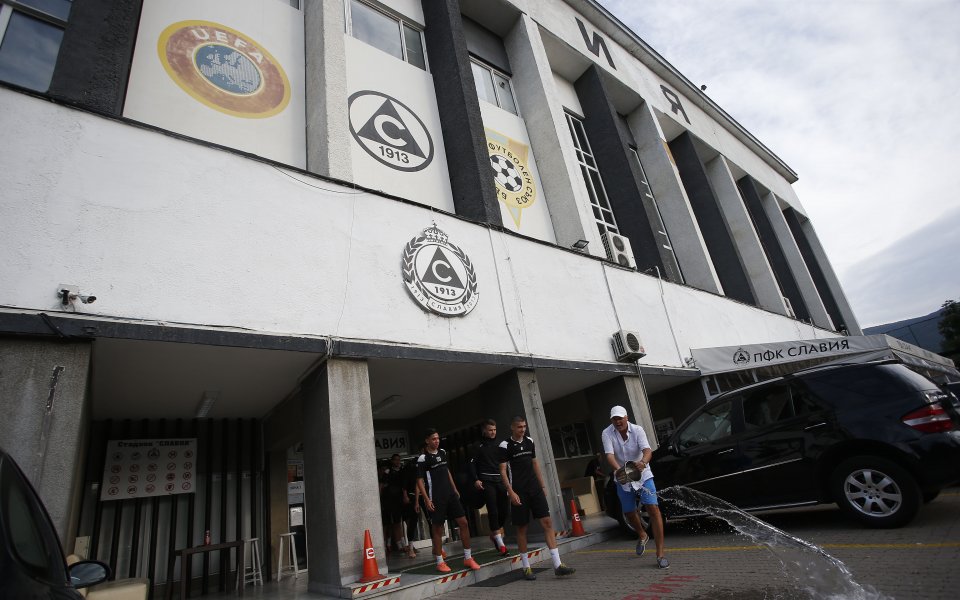 Славия ще осигури пунктове за бързо тестване за коронавирус преди