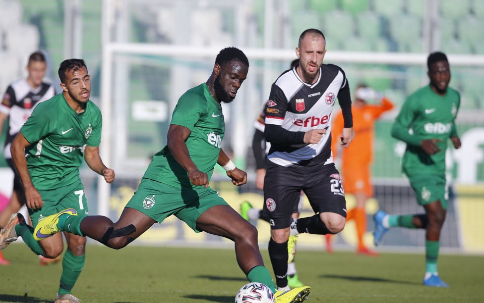 Отборите на Лудогорец и Локомотив Горна Оряховица играят при резултат