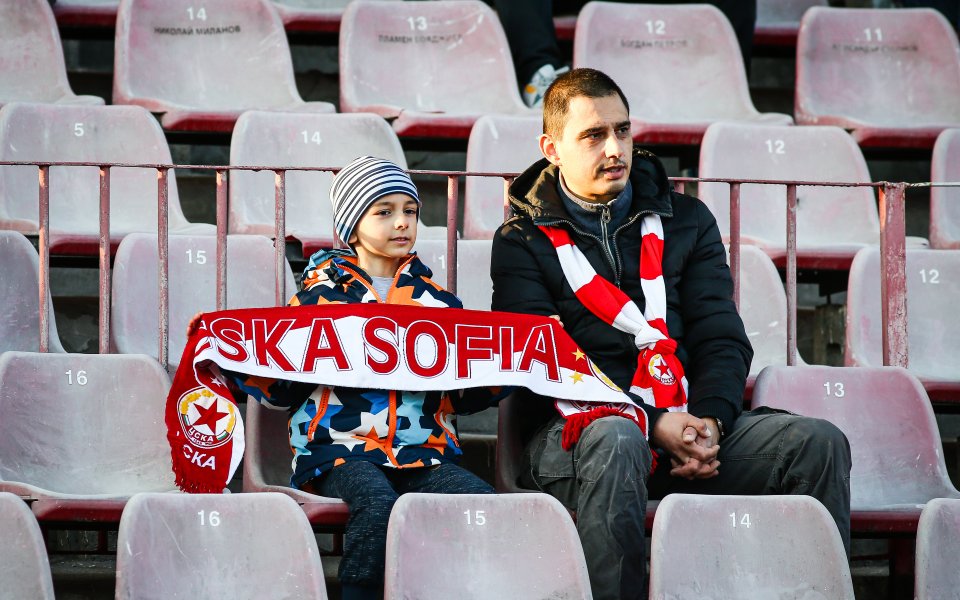 Отборите на ЦСКА и Локомотив Пловдив играят при резултат 0:0