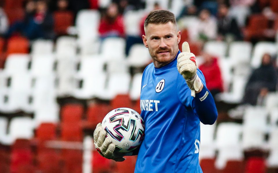 Германският вратар на Локомотив Пловдив Лукас Редер най-вероятно ще напусне