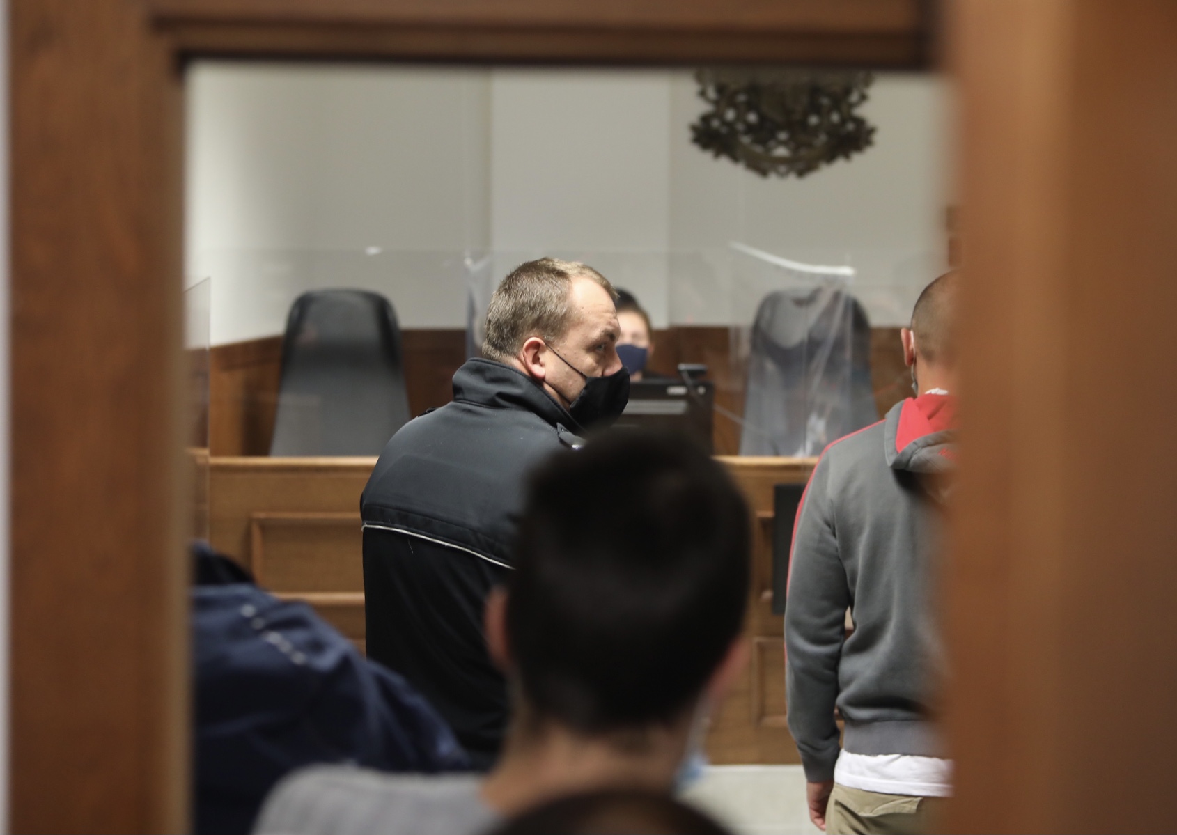 <p>Шеф Андре Токев излиза от ареста срещу парична гаранция</p>