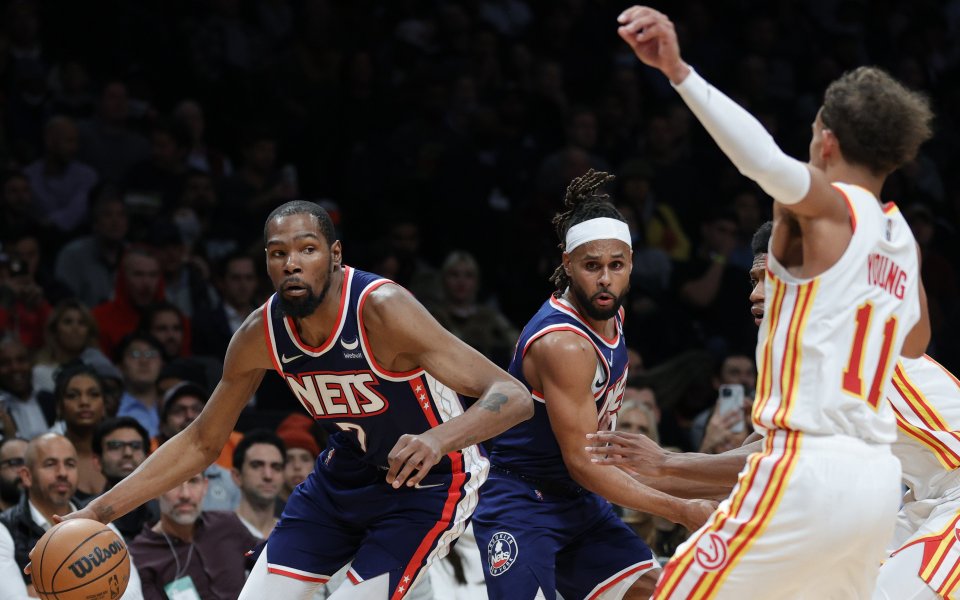 Кевин Дюрант вкара 32 точки, а Бруклин записа трета поредна