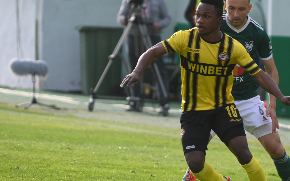 Ботев Пловдив приема и Пирин Благоевград в първи двубой от