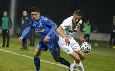 Отборите на Славия и Левски играят при резултат 0 0 в