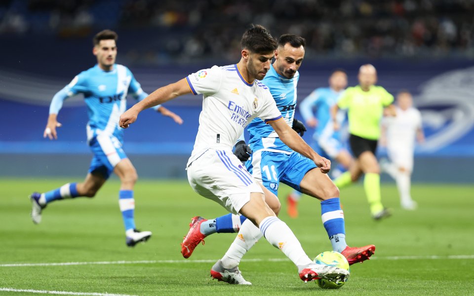 Реал Мадрид и Райо Валекано играят при резултат 2:1 в