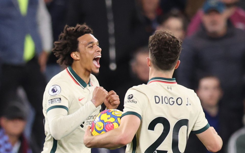 Отборите на Уест Хем Юнайтед и Ливърпул играят при в