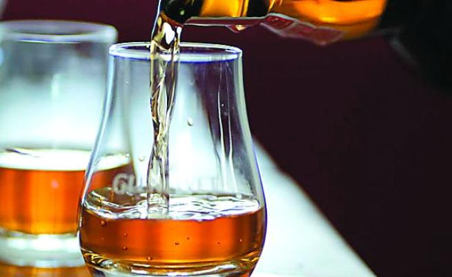 Най-скъпата бутилка алкохол в света: 60-годишно уиски постави нов рекорд