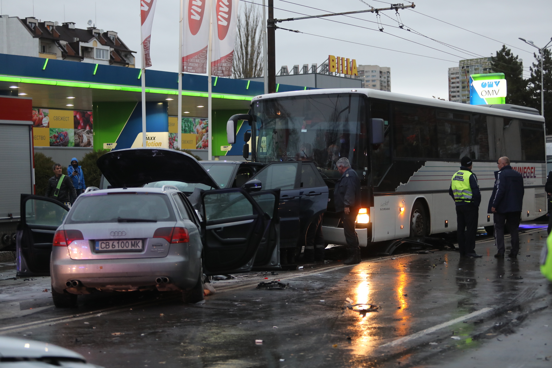 <p>Тежка катастрофа след полицейска гонка в София</p>