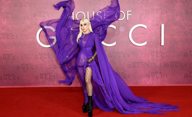 Лейди Гага открадна шоуто на премиерата на „Домът на Gucci”