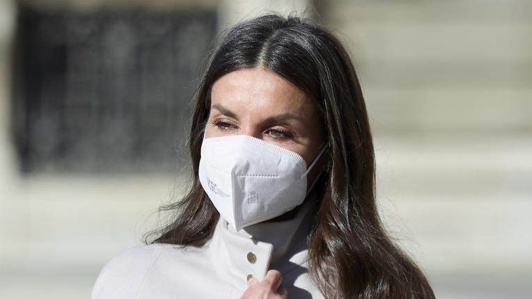  Испанска кралица във величествена визия 