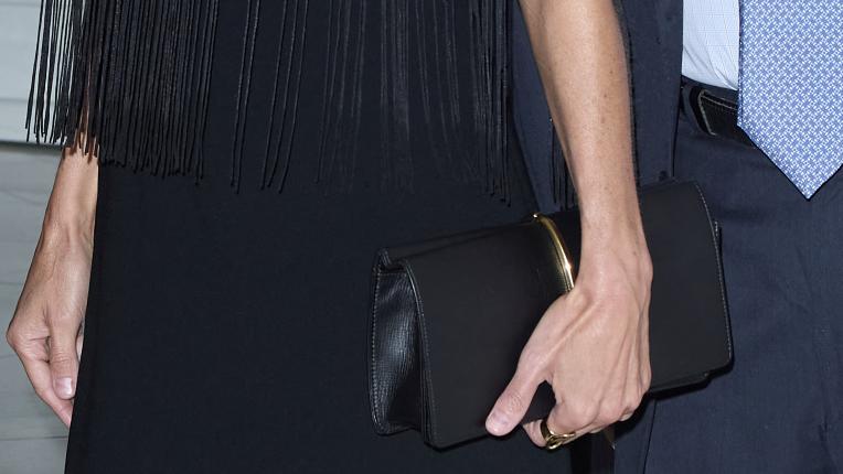  Летисия Ортис в елегантна черна рокля 