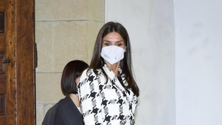  Кралица Летисия със стилна есенна композиция 