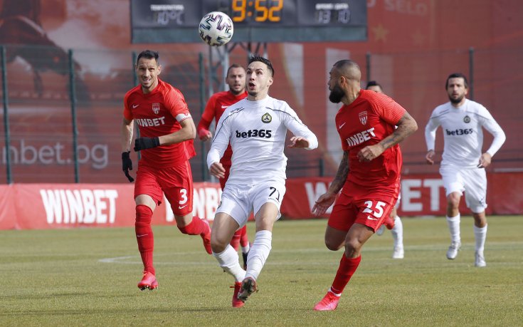 Славия се върна към победите в голеада с Царско село