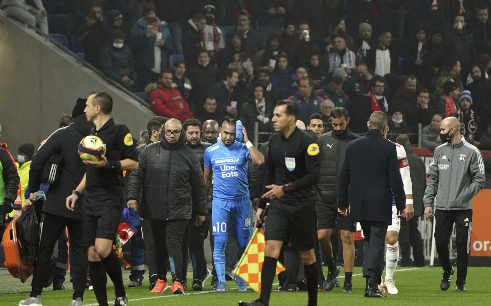 Полузащитникът на Олимпик Марсилия Димитри Пайе подаде жалба срещу привърженика,
