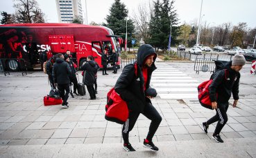 Неприятности за ЦСКА броени часове преди мача с Лудогорец Автобусът