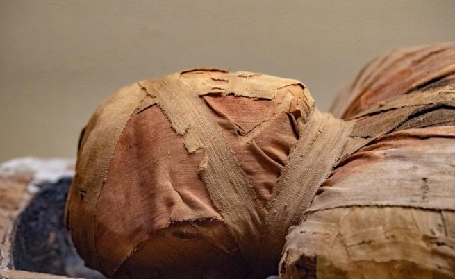 Откриха мистериозна мумия от преди 1200 години в гробница в Перу