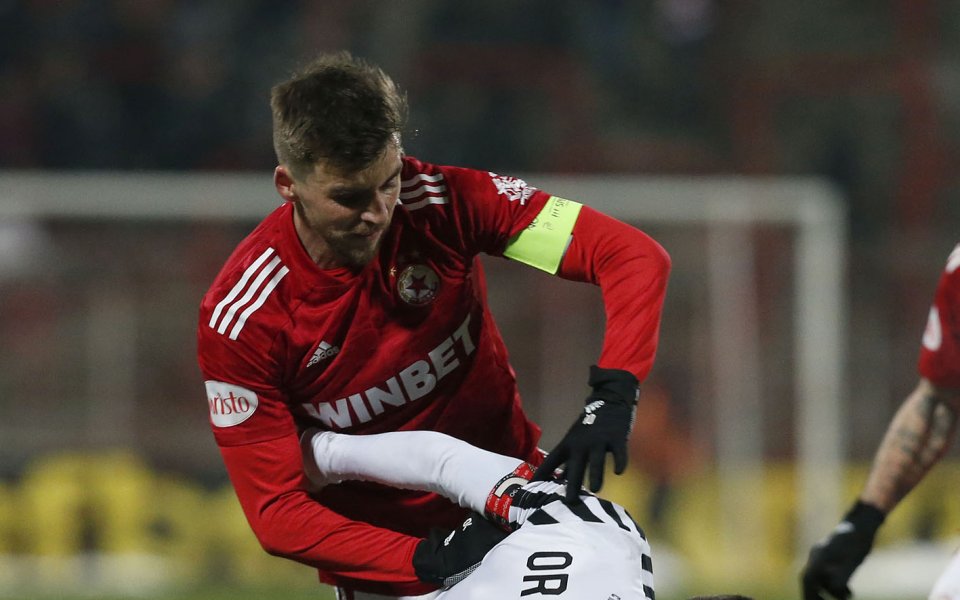 Ирландският халф на ЦСКА Греъм Кери със сигурност няма да