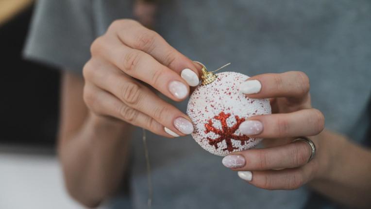  Красив зимен маникюр за приказните снежни дни 