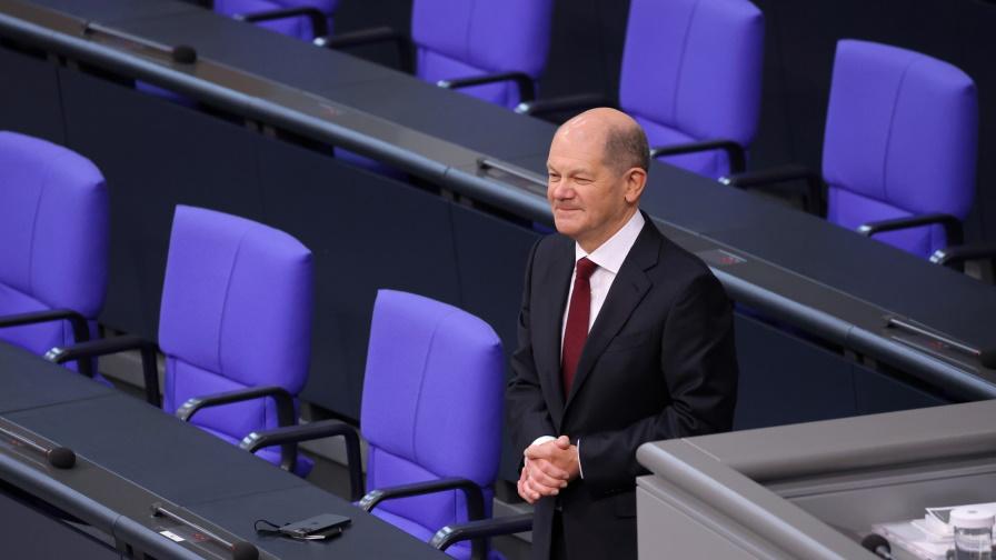 Кой е Олаф Шолц, новият канцлер на Германия