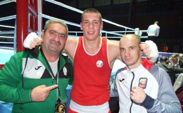 Българските боксьори записаха две победи на старта на 64 ото издание