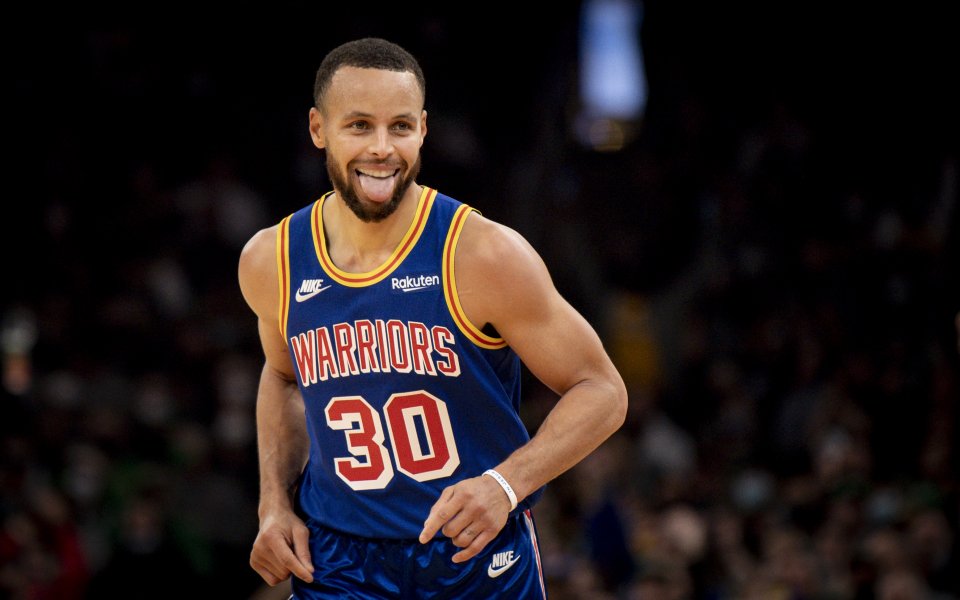 Лони Уокър отбеляза страхотен кош в решителните моменти за победата