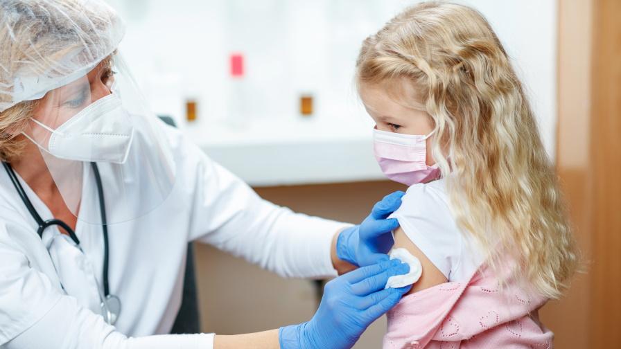 САЩ препоръча ваксини срещу COVID-19 и за най-малките