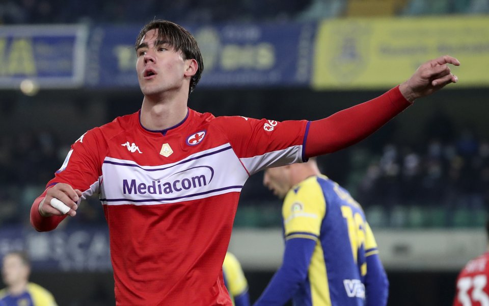 Звездата на Фиорентина Душан Влахович е поискал сериозна заплата, за