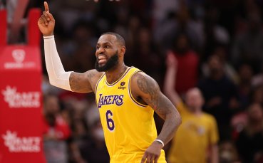 Звездата на Лос Анджелис Лейкърс ЛеБрон Джеймс коментира евентуалното прекратяване